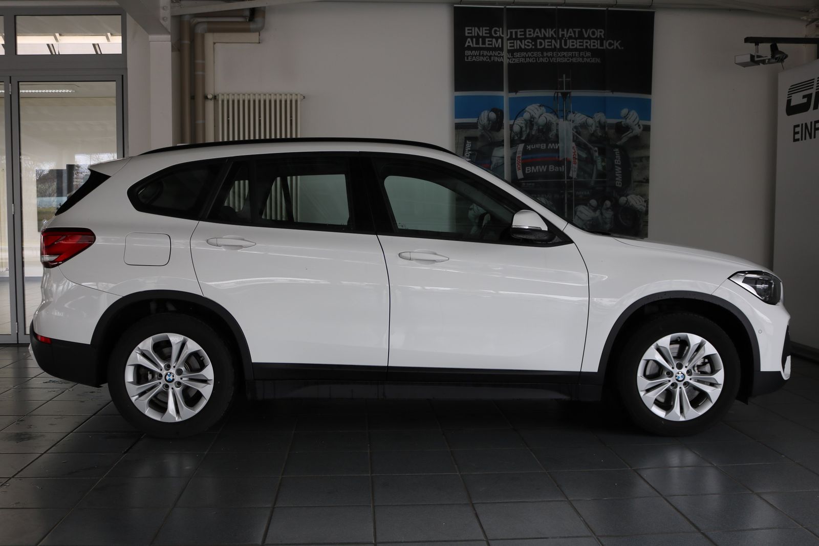 BMW X1 xDrive25e Advantage - Samsaru's Car Outlet