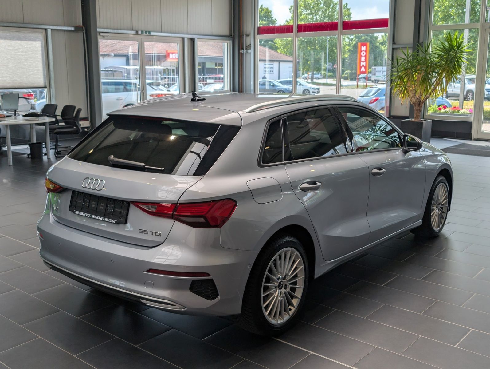 Audi A3 35 TDI Sportback S tronic advanced - Samsaru's Car Outlet