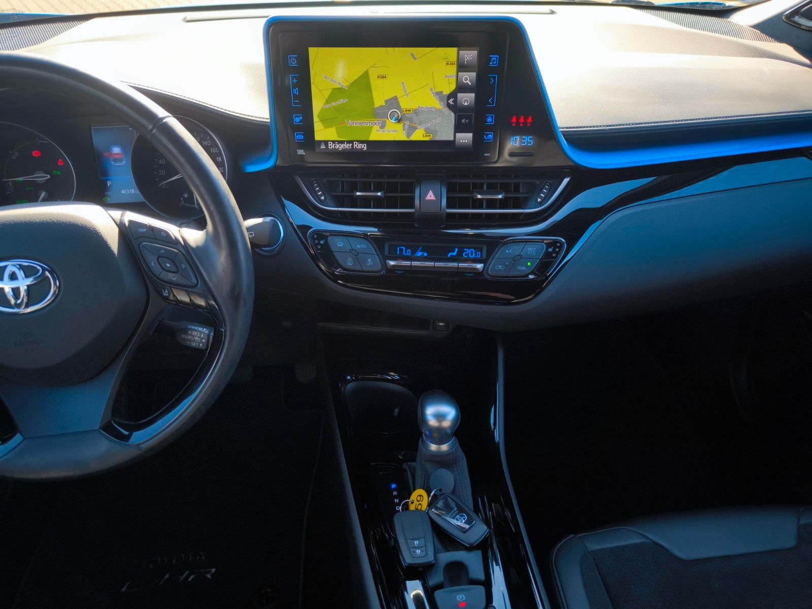 Toyota C-HR Hybrid Style Selection - Samsaru's Car Outlet