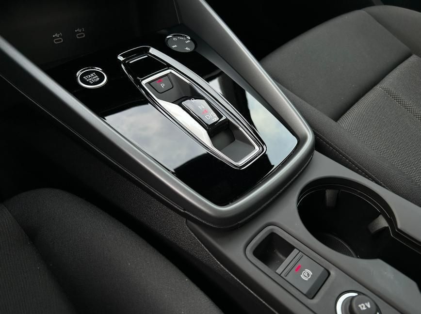 Audi A3 Limousine 30 TFSI SHZ/CarPlay/GRA/PDC