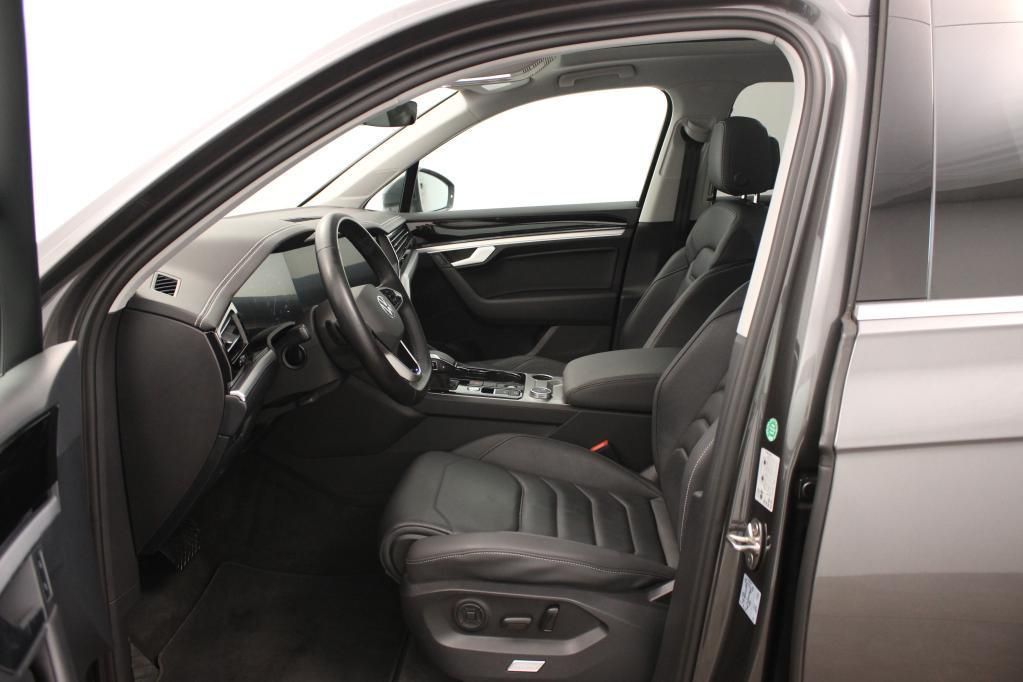 Volkswagen Touareg Elegance 4M 3.0 TSI - Samsaru's Car Outlet