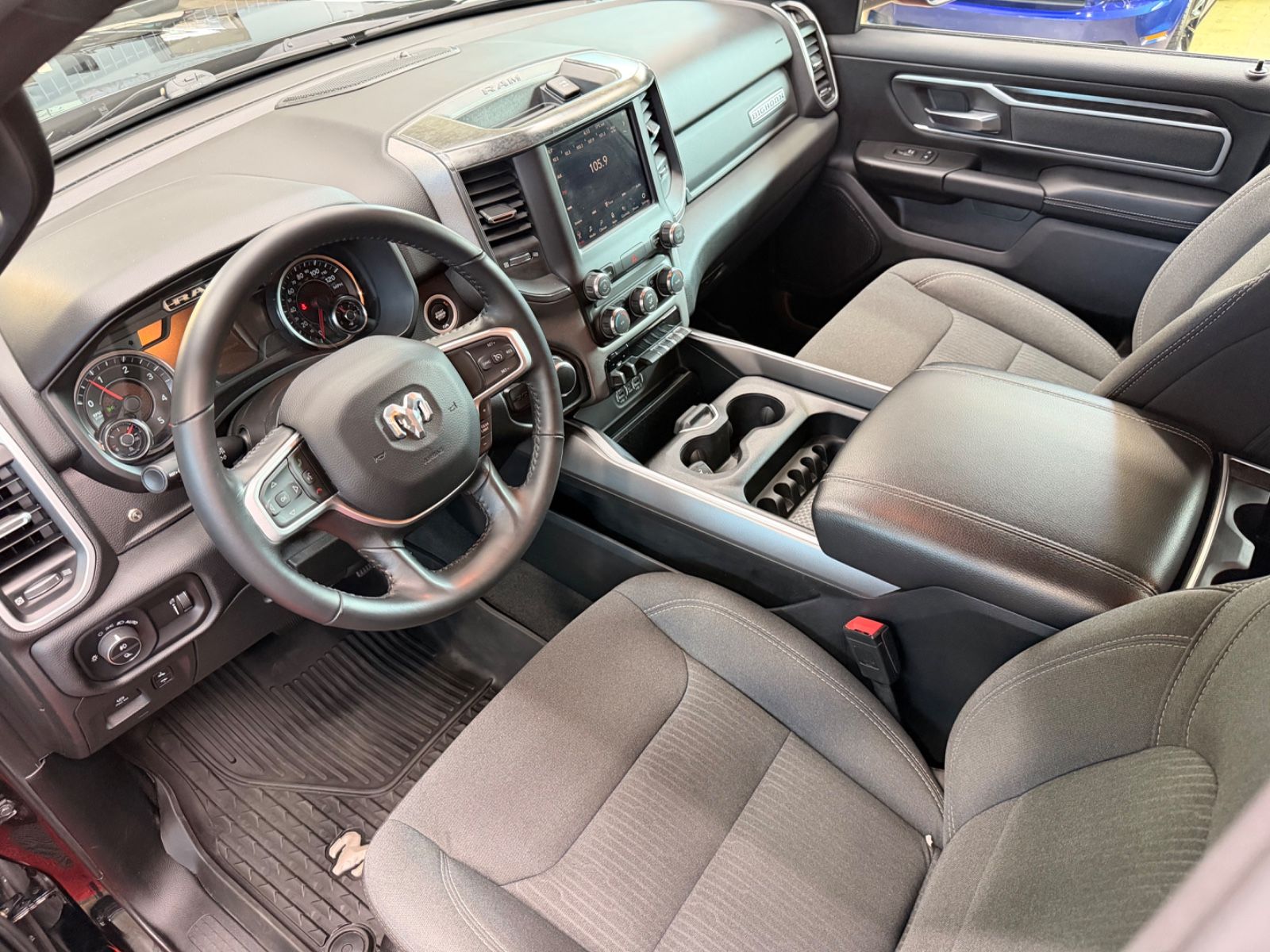 Dodge RAM 1500 3.0 EcoDiesel Bighorn Kamera Hardtop