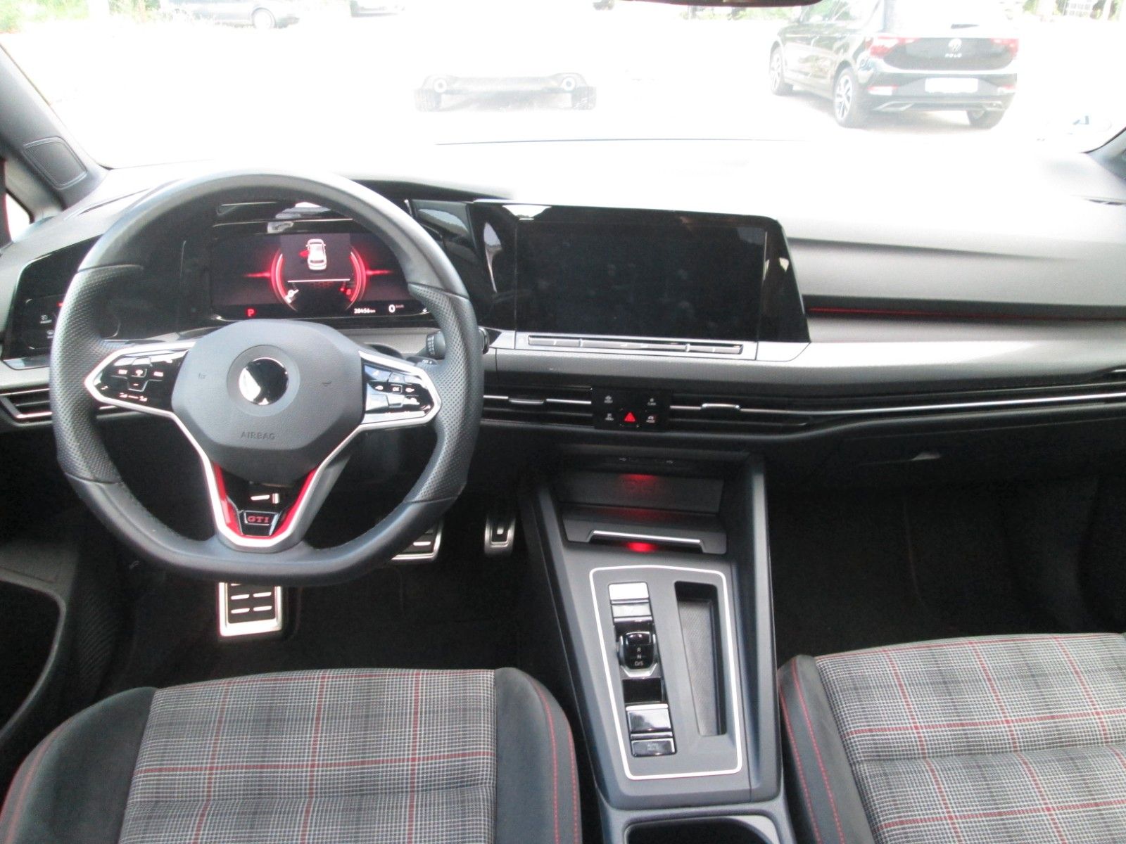 Volkswagen Golf VIII GTI 2.0 TSI - Samsaru's Car Outlet
