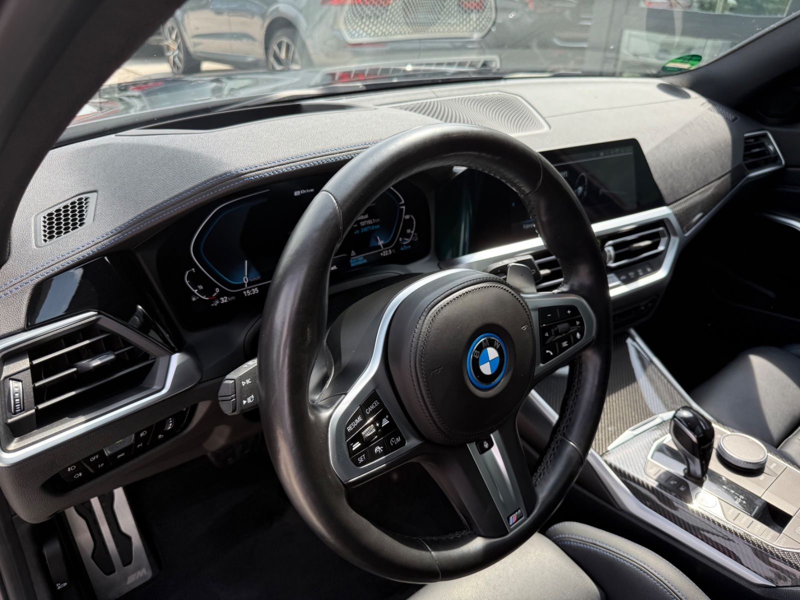 BMW 330 e xDrive M Sport - Samsaru's Car Outlet
