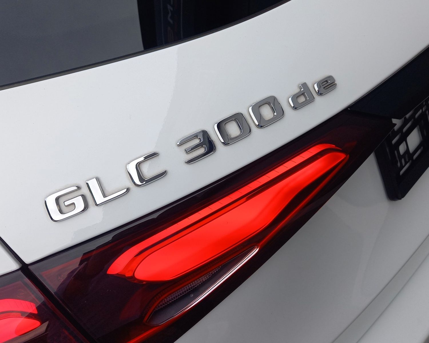 Mercedes-Benz GLC AMG LINE GLC300de 4M 9G-DCT KAM360*PANO*20