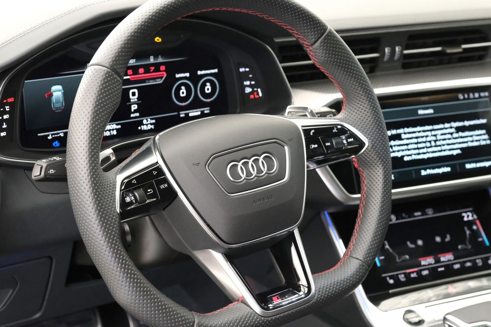 Audi RS6 Avant 4.0 TFSI quattro M Sport PANO AHK RFK