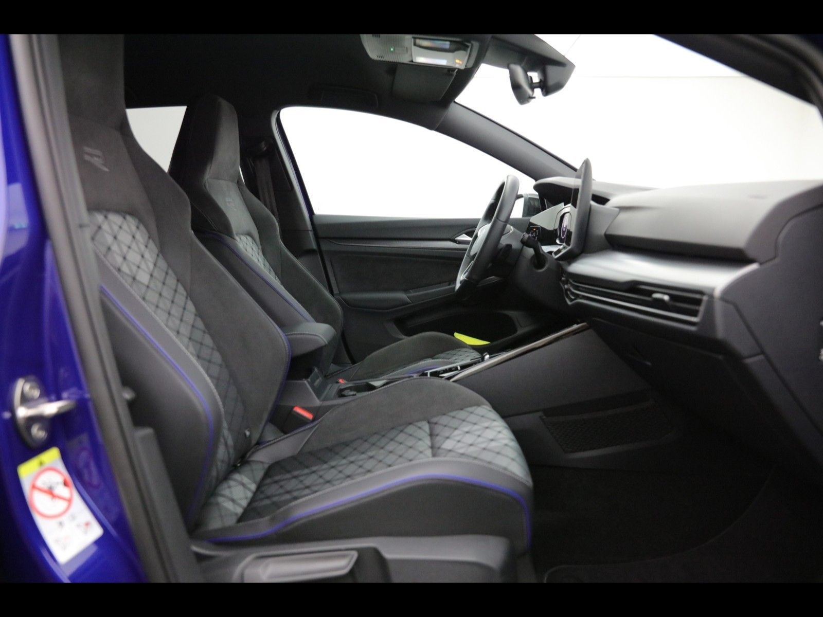 Volkswagen GOLF R-LINE BLACK STYLE 1.5 ETSI DSG Sportpaket