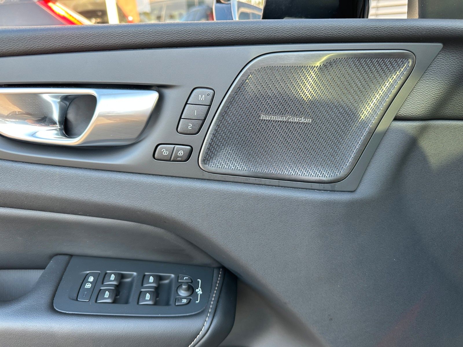 Volvo XC60 Ultimate Dark*LuftFW*21Zoll*Massage*Standh*