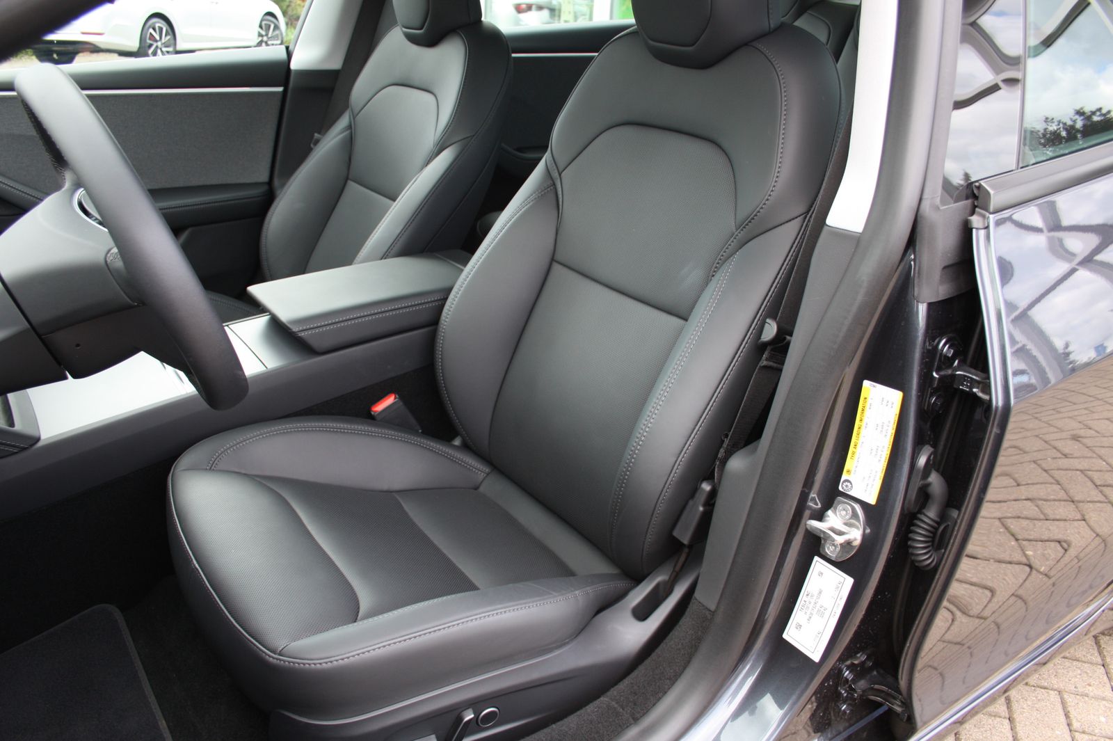 Tesla Model 3 HIGHLAND SR RWD PANORAMA 1.HAND