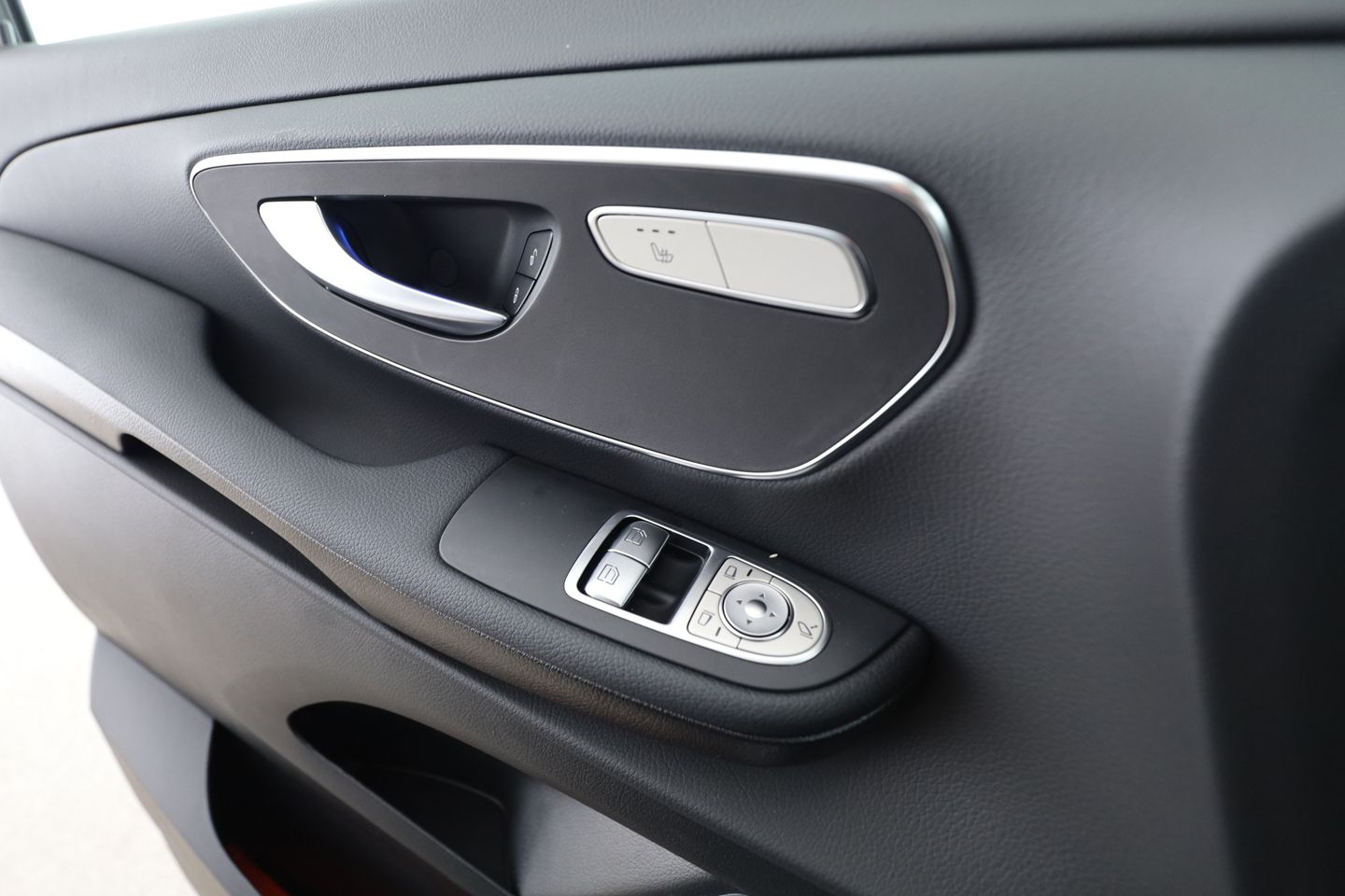 Mercedes-Benz V 250 d Style Lang - Samsaru's Car Outlet