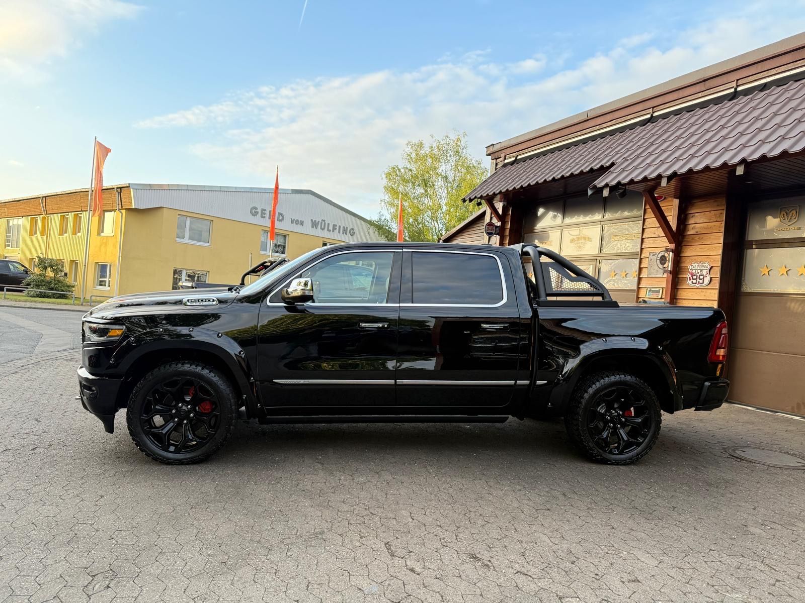 Dodge LIMITED*LUFT*360KAMERA*LPG*OFFROAD*BÜGEL*AHK*NAV
