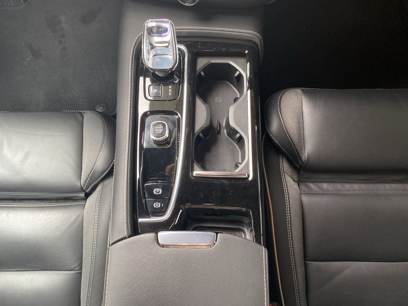 Volvo V60 T8 Plus Dark AHK*StHzg*SHZ*MMY*