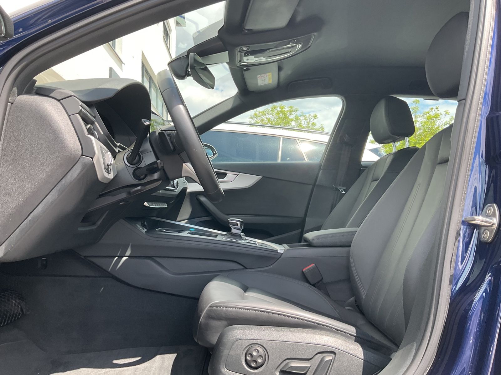Audi A4 Av.40 TDI quattro advanced - Samsaru's Car Outlet