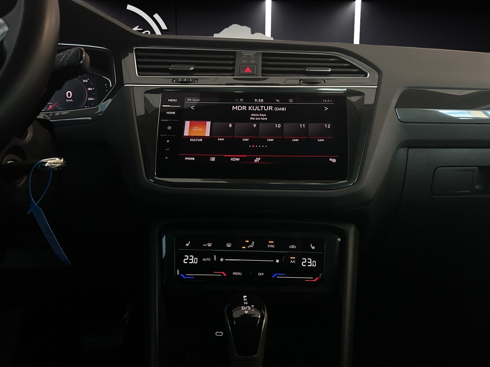 Volkswagen Tiguan TDI Elegance DSG 4M Matrix Navi ACC AHK S