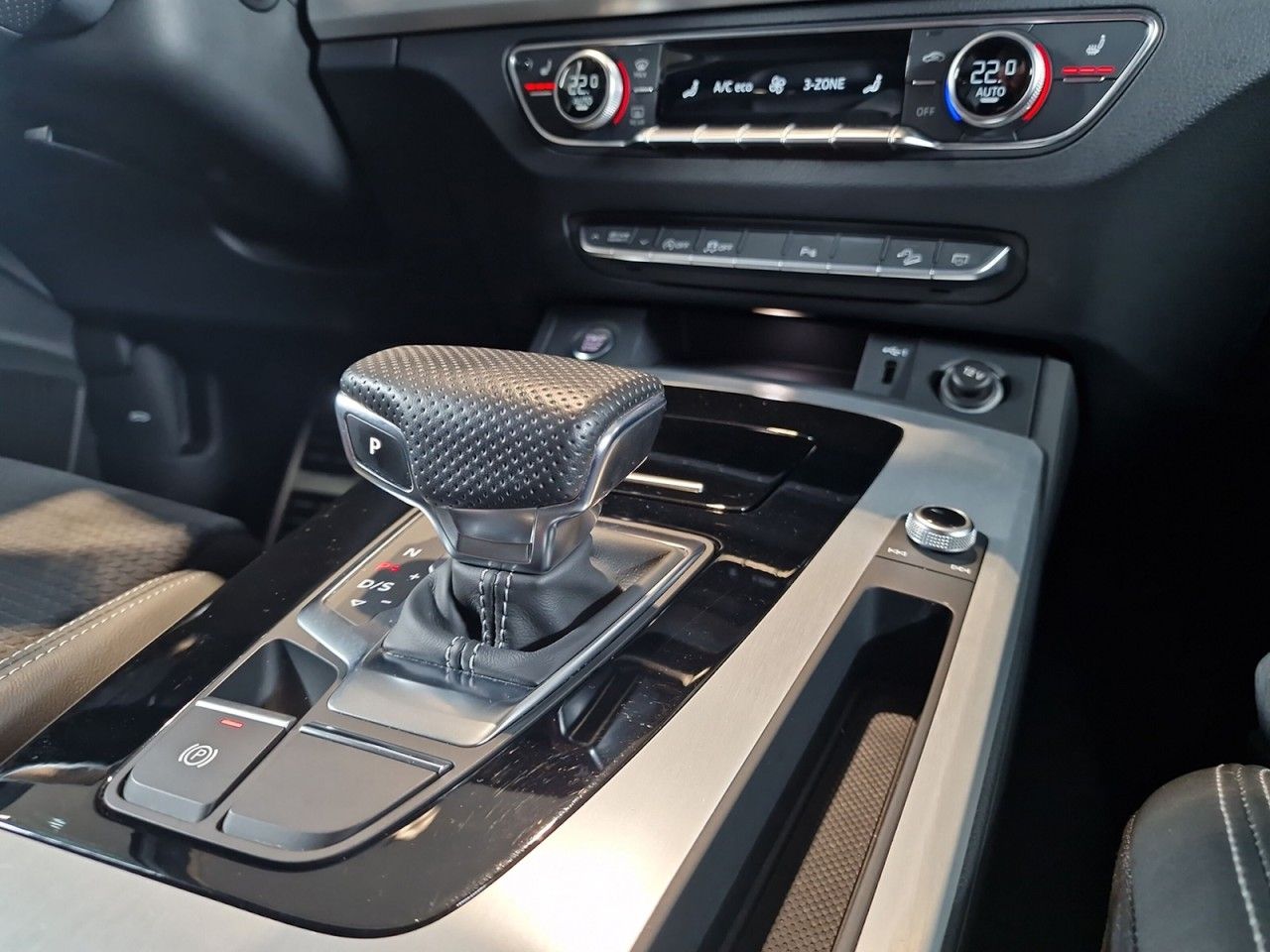 Audi Q5 Sportback 50 TDI quattro S-line - Samsaru's Car Outlet