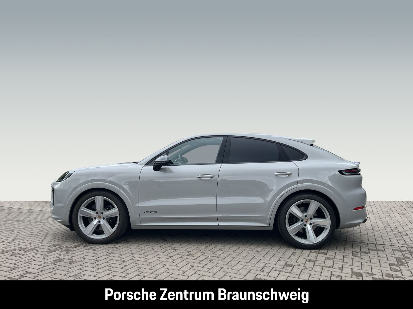 Porsche Cayenne GTS Coupe InnoDrive HA-Lenkung Head-Up