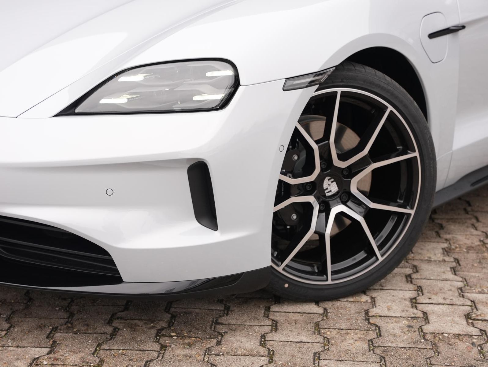 Porsche Taycan 4S Sport Turismo LED-Matrix InnoDrive Pan