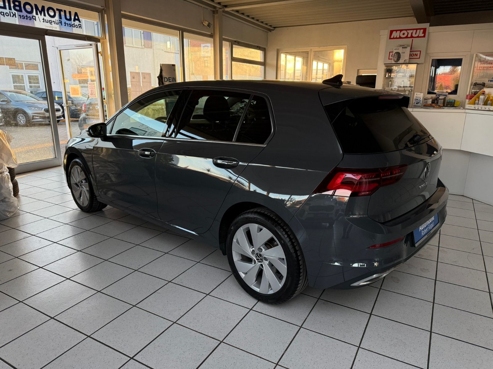 Volkswagen Golf VIII Lim. Style - Samsaru's Car Outlet