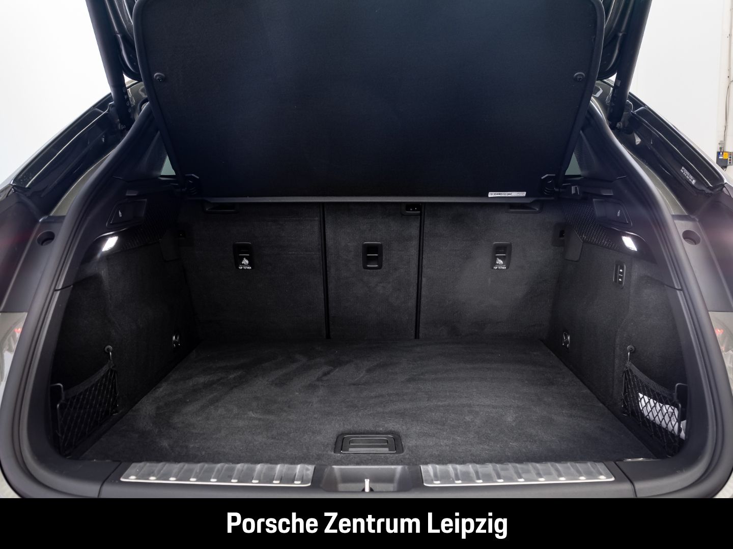 Porsche Macan 4S Vollleder Inno Luft HA-Lenkung AR-HUD B