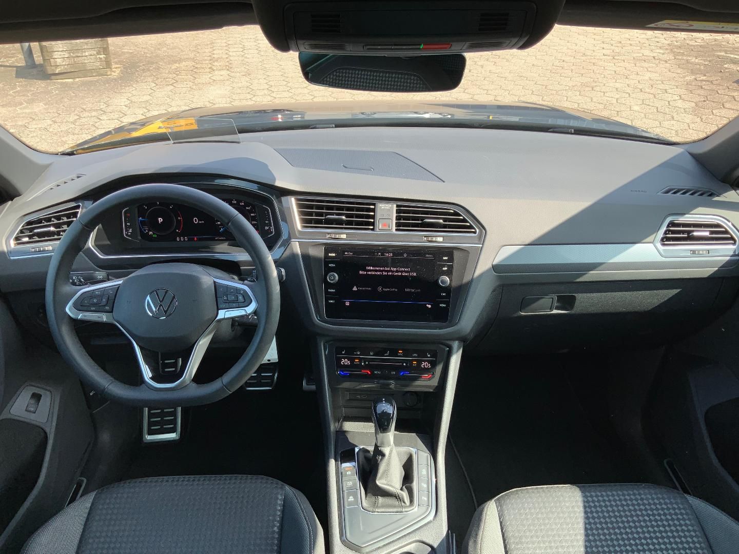 Volkswagen Tiguan Active 2.0 TDI DSG - Samsaru's Car Outlet