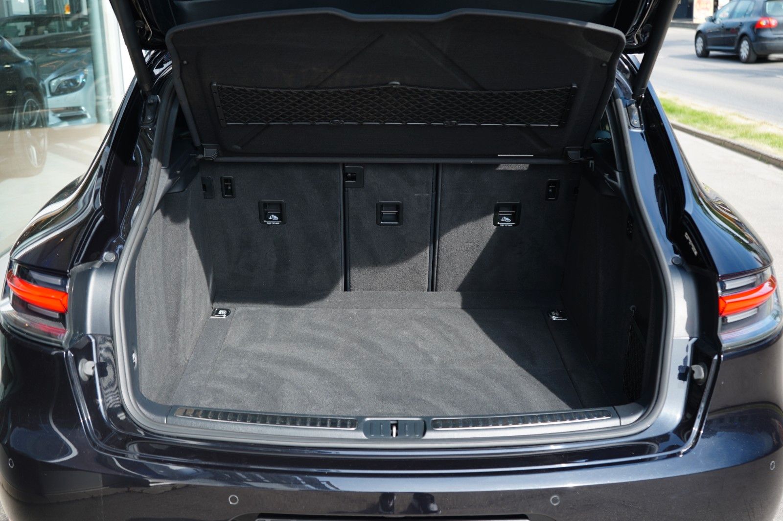 Porsche Macan S - Samsaru's Car Outlet