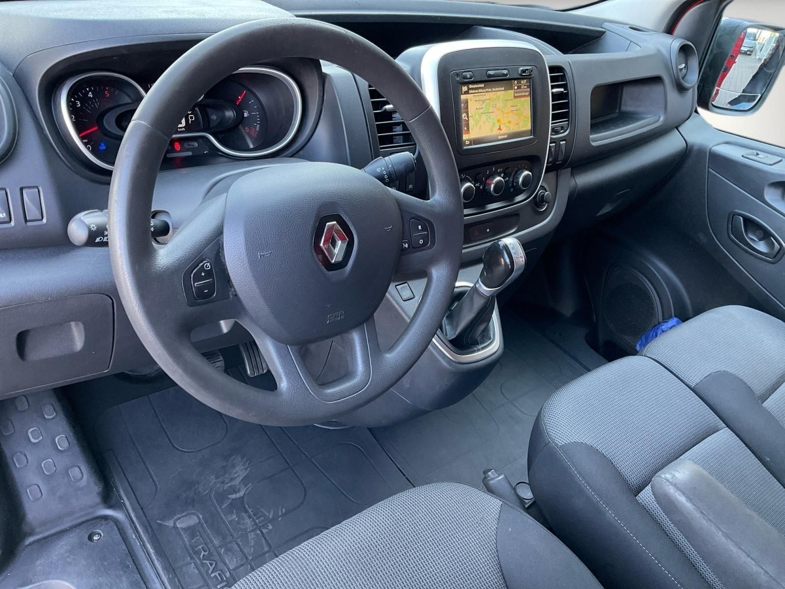 Renault Trafic - Samsaru's Car Outlet