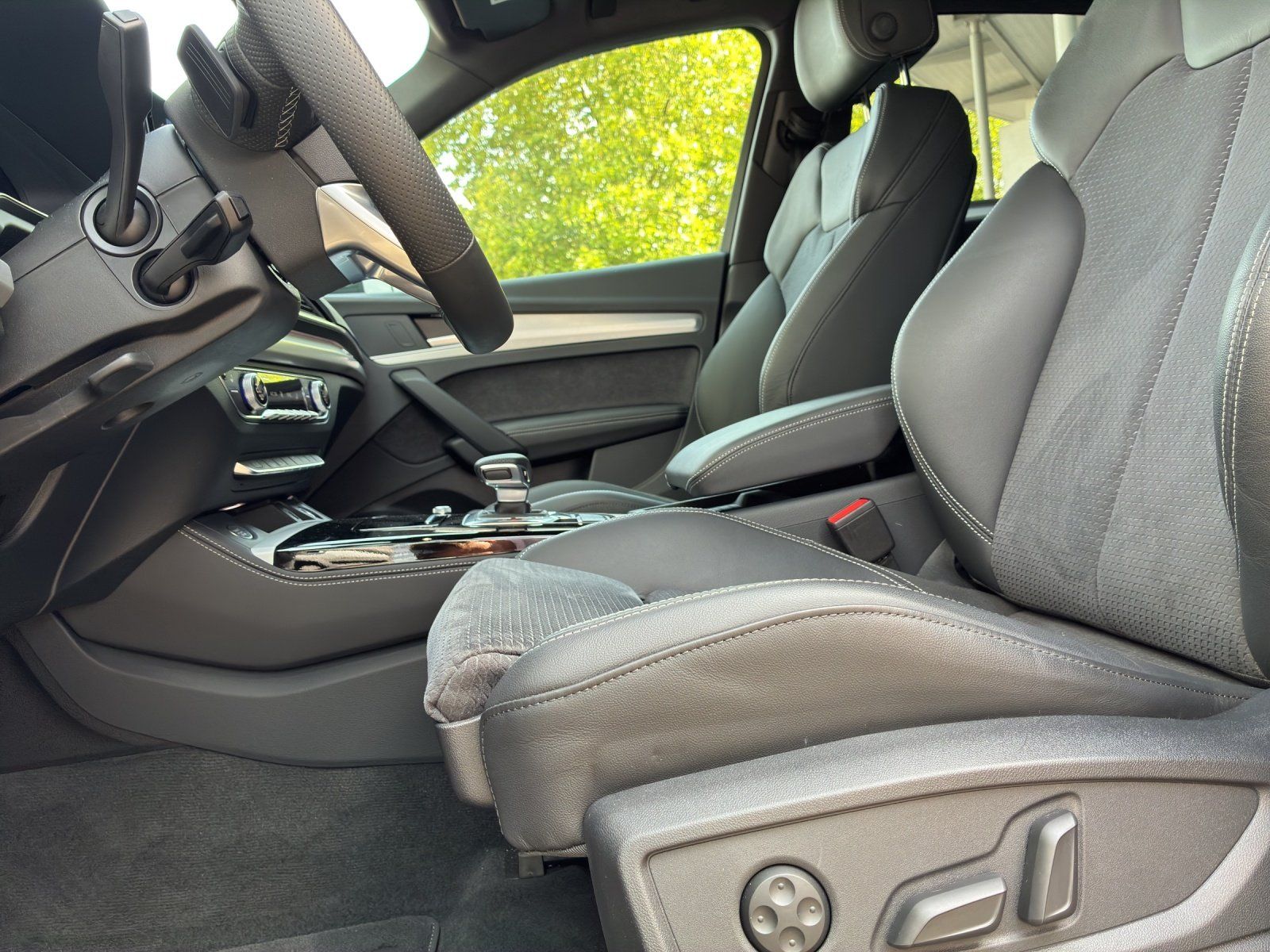 Audi Q5 40 2.0 TDI quattro S-Line AHK, MATRIX, Navi
