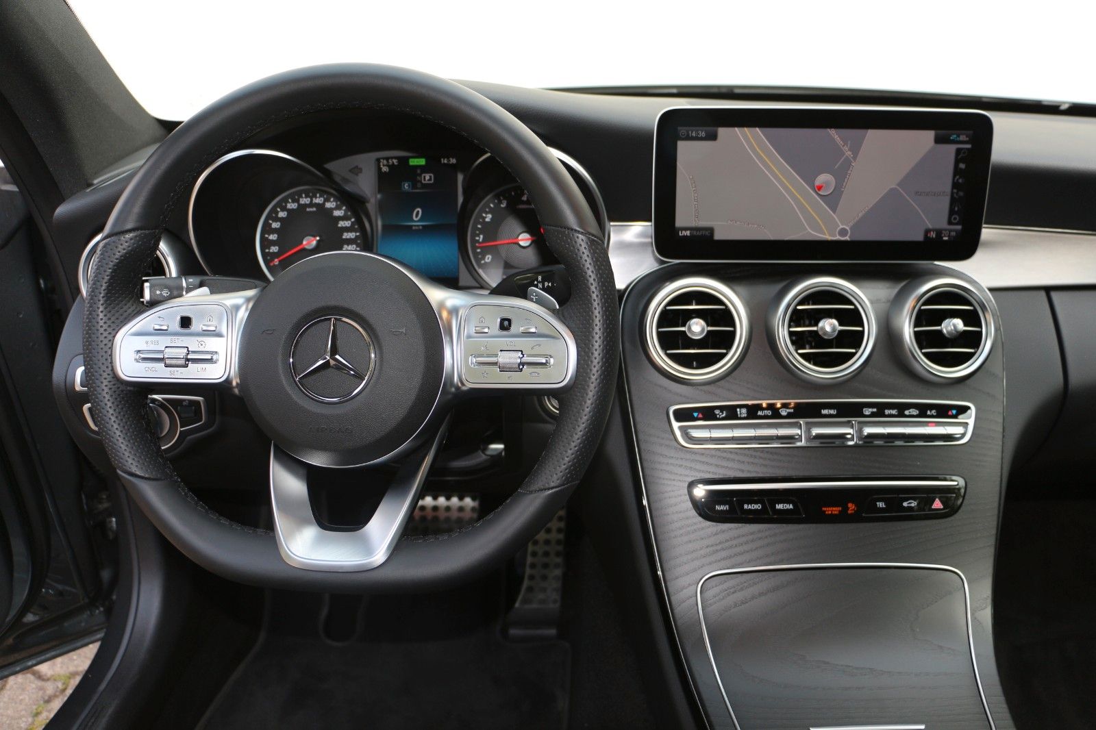 Mercedes-Benz C 200 Coupe AMG - Samsaru's Car Outlet