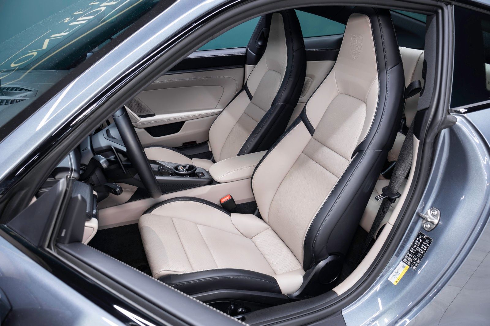 Porsche 992.2 Carrera - Samsaru's Car Outlet