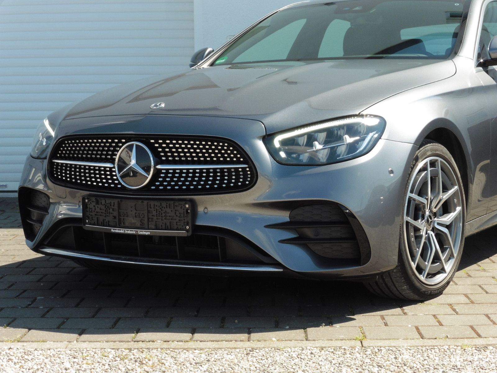 Mercedes-Benz E 300 d 4MATIC AMG Line - Samsaru's Car Outlet
