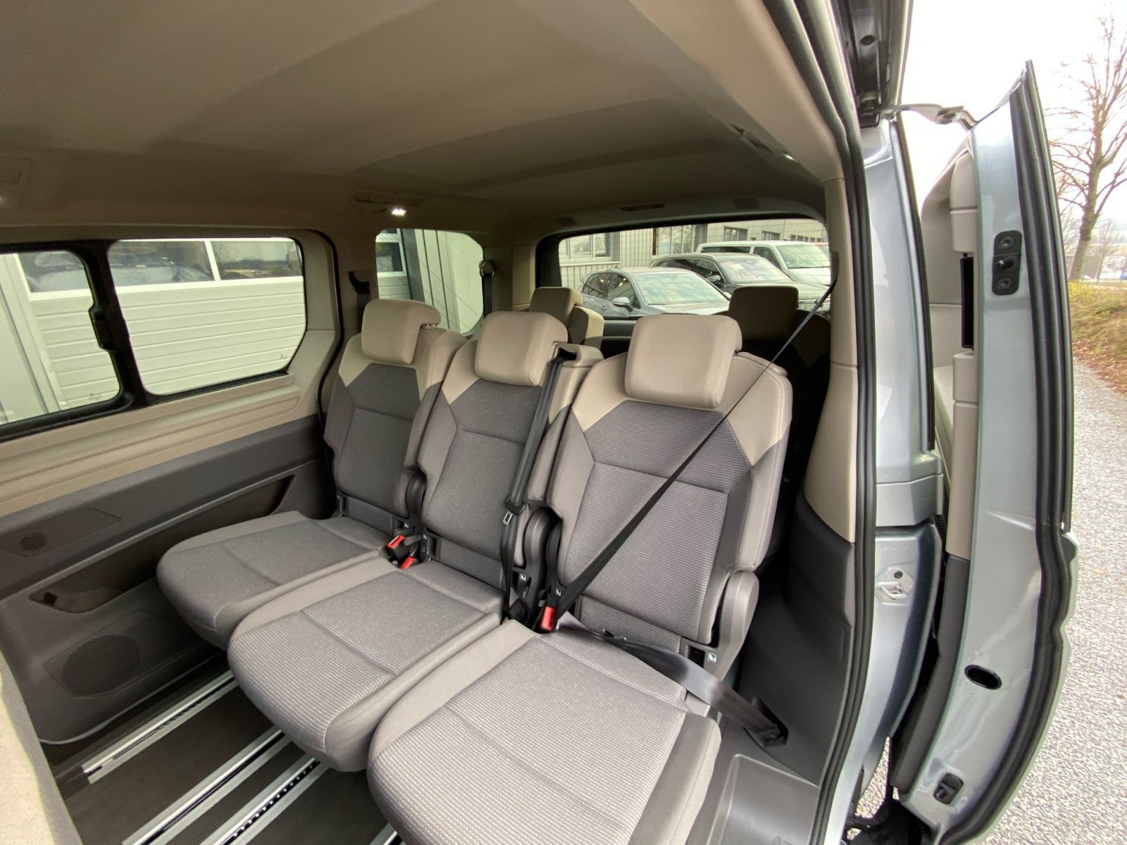 Volkswagen T7 Multivan eHybrid - Samsaru's Car Outlet