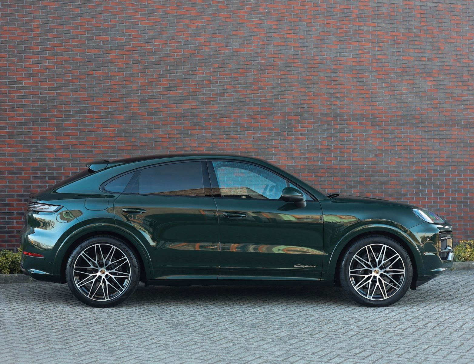Porsche Cayenne Coupe E-Hybrid *Goodwood Green*