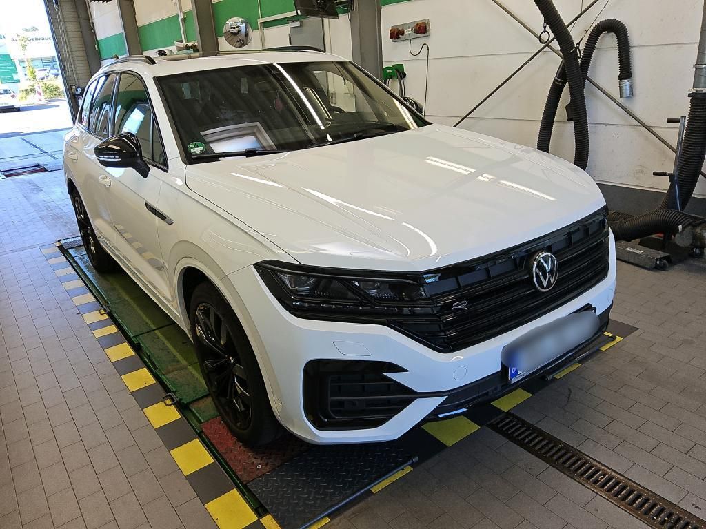 Volkswagen TOUAREG 3.0TDi R-LINE BLACK - Samsaru's Car Outlet