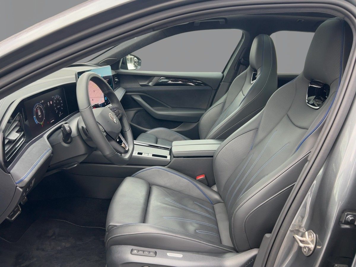 Volkswagen Passat R-Line "Signature" 2.0 TDI DSG 4M AHK DCC