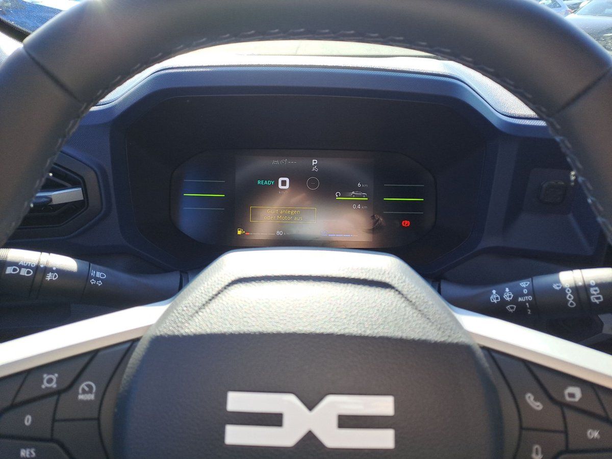 Dacia Duster JOURNEY HYBRID 140 - Samsaru's Car Outlet
