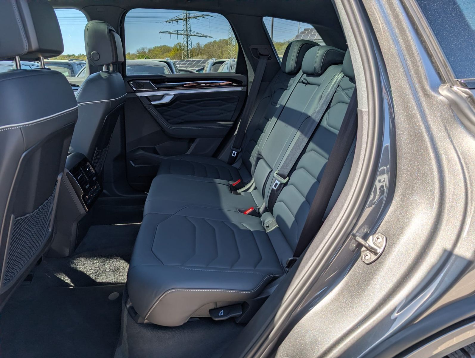 Volkswagen Touareg 3.0TDI 4M R-Line VOLL Black 22" UPE 114T