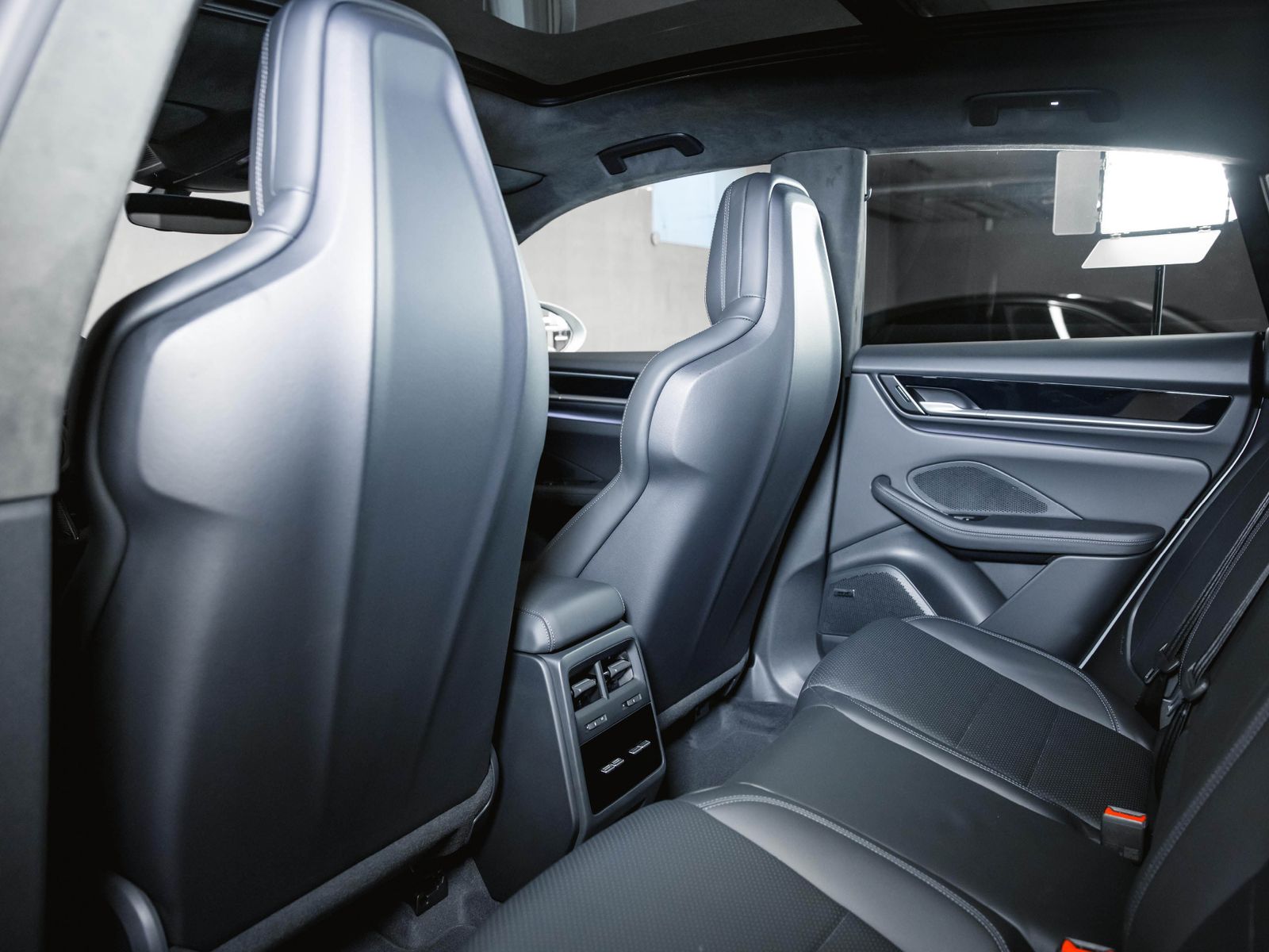 Porsche Macan 4S Electric Sport Chrono Panoramadach