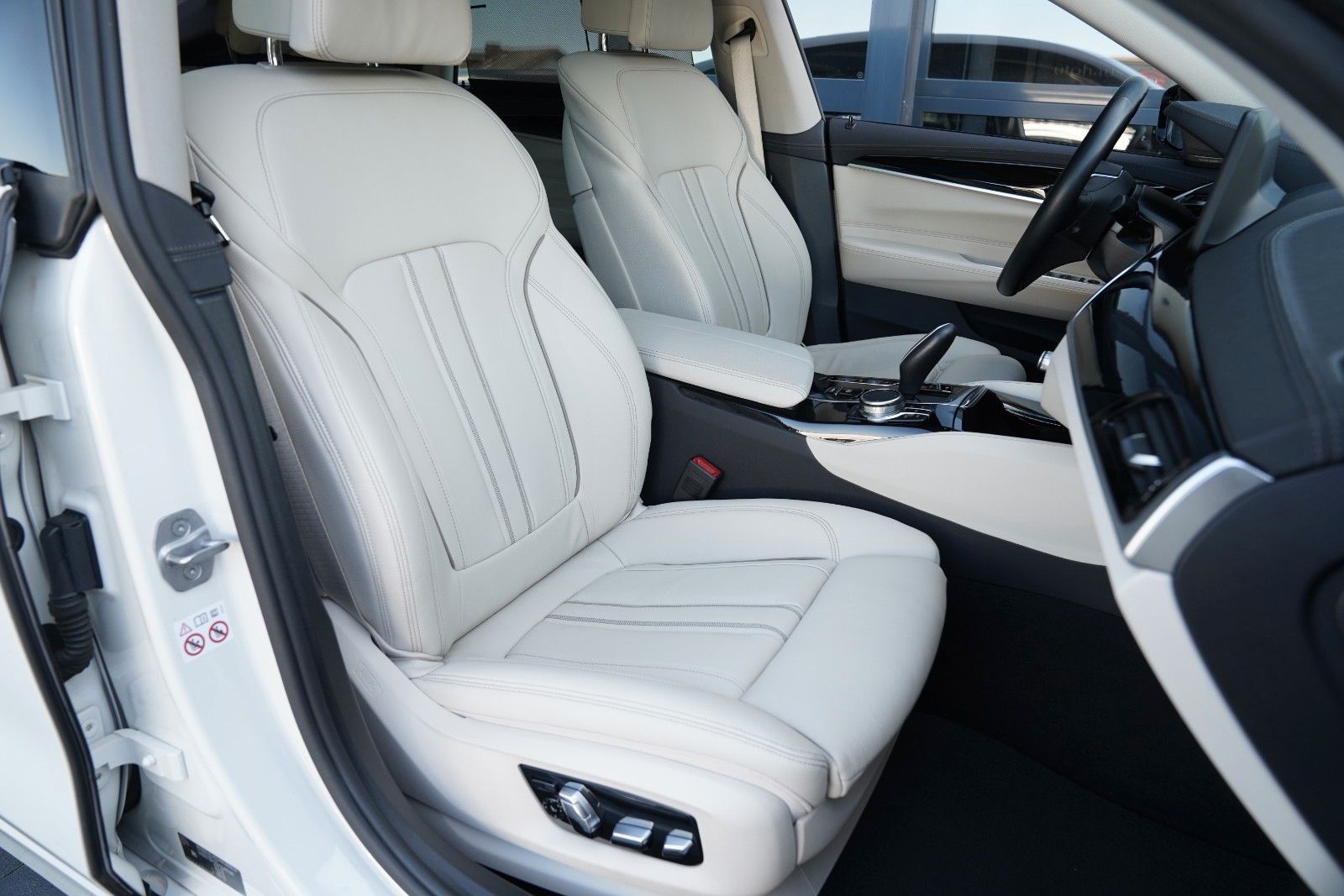 BMW 640 GT xD Luxury Luft-Laser-Pano-ACC-360-TV-StaH