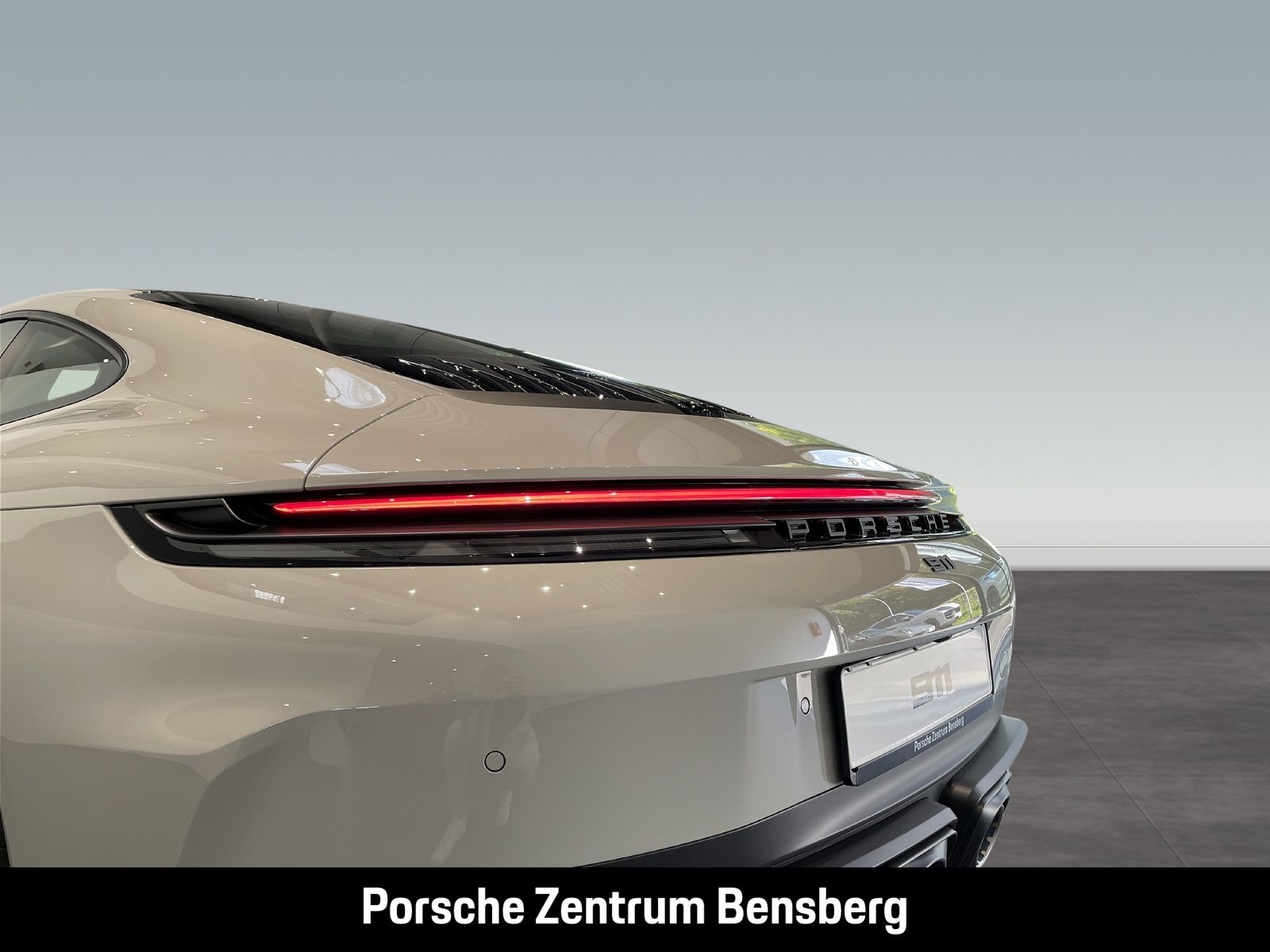 Porsche 911 Carrera 4 GTS