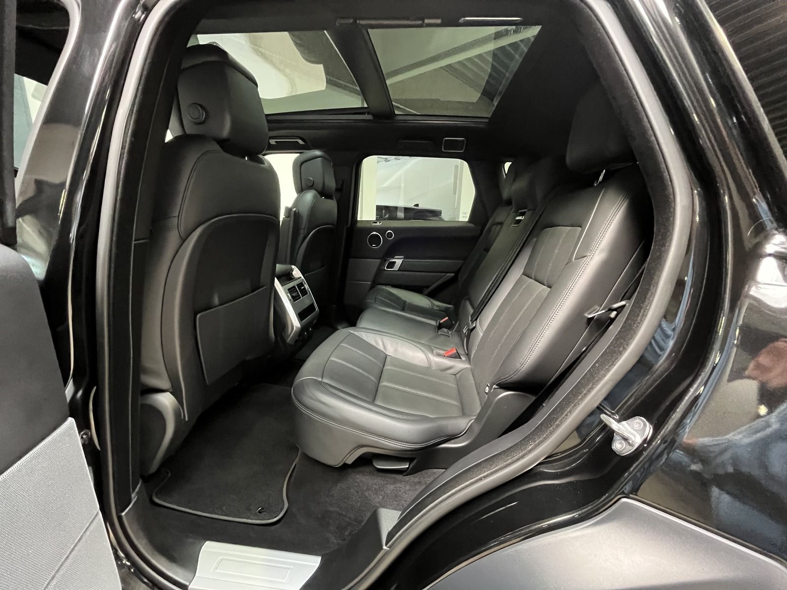 Range Rover Sport HSE-Dynamic - Samsaru's Car Outlet
