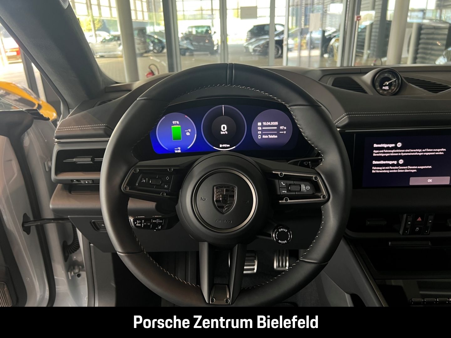 Porsche Macan Turbo Burmester Luftfederung Panoramadach
