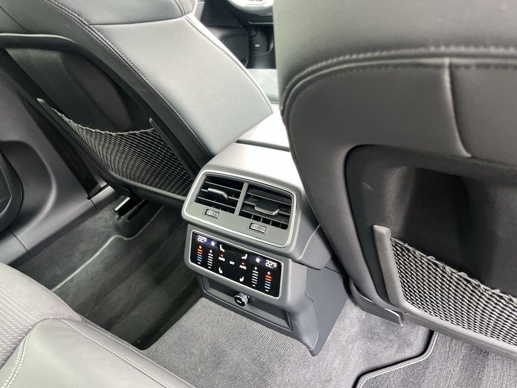 Audi A6 Avant 55 TFSI e quattro 2x S line Matrix AHK