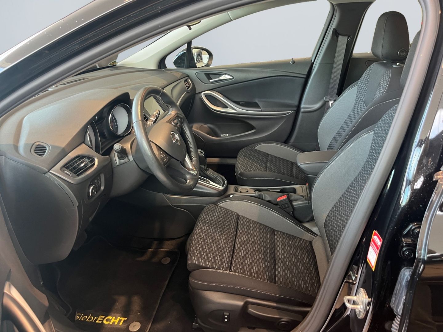 Opel Astra 1.5 D ST Edition - Samsaru's Car Outlet