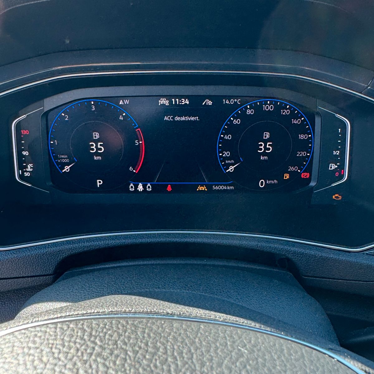 Volkswagen T-Roc Sport - Samsaru's Car Outlet