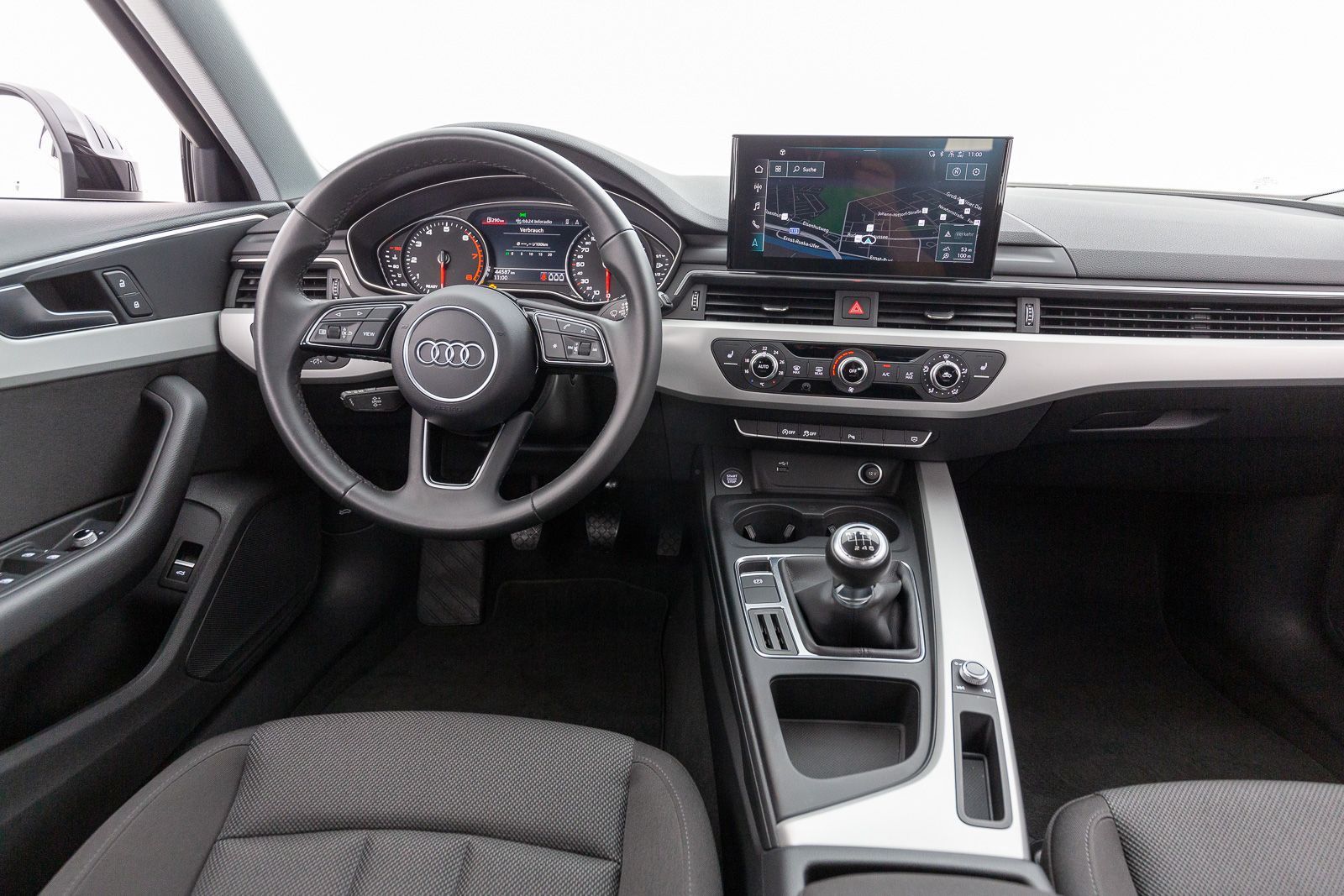 Audi A4 Avant 35 TFSI - Samsaru's Car Outlet