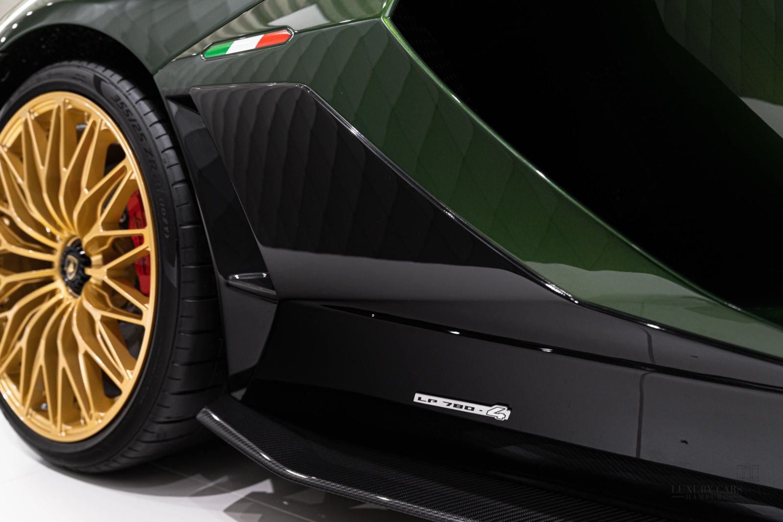 Lamborghini Aventador Ultimae - Samsaru's Car Outlet