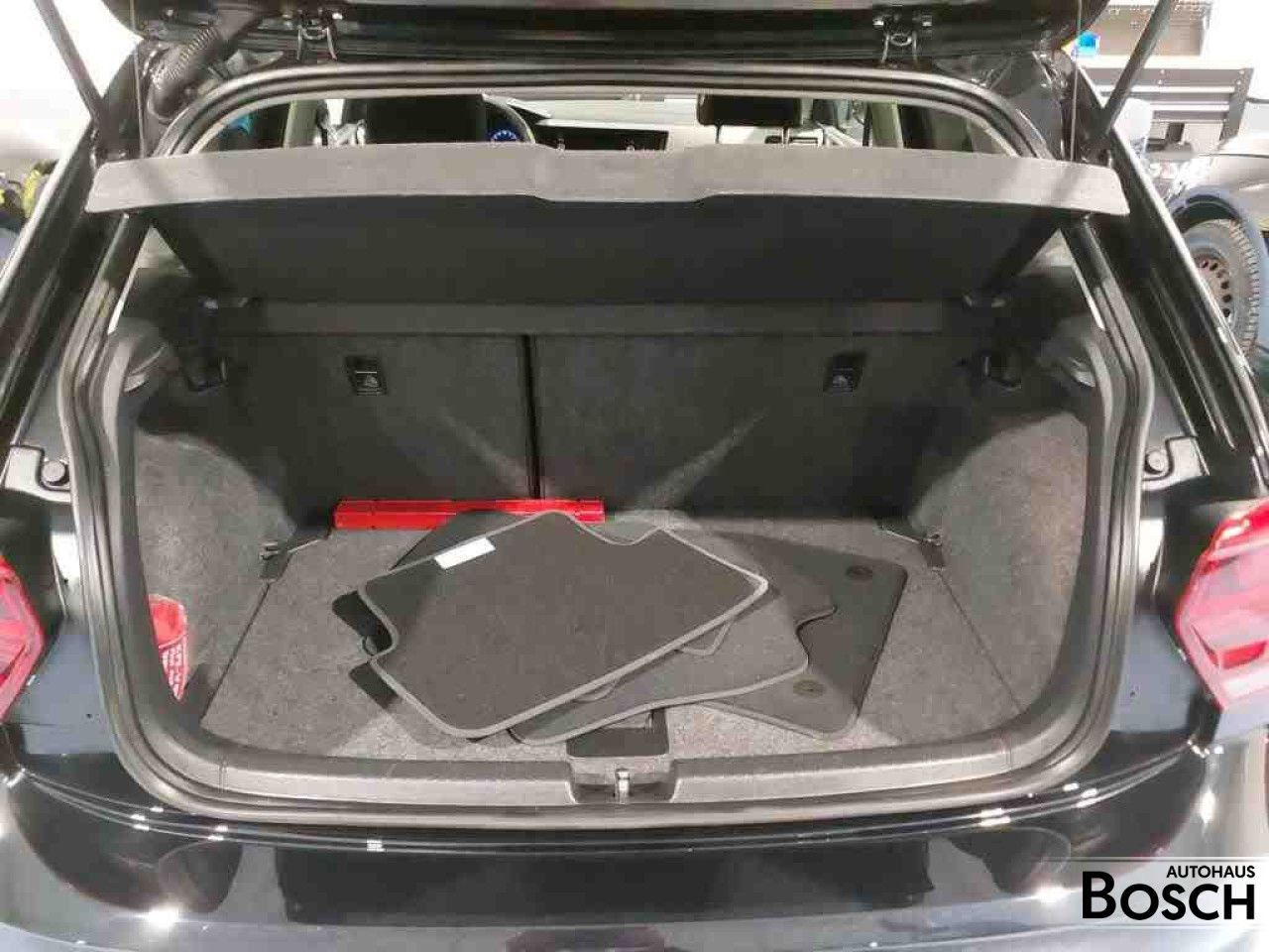 Volkswagen Polo 1.0 TSI Comfortline DSG - Samsaru's Car Outlet