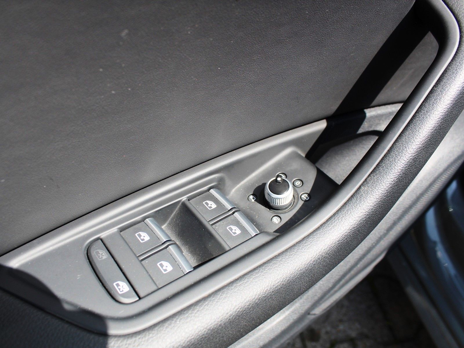 Audi A4 35 TFSI S line - Samsaru's Car Outlet