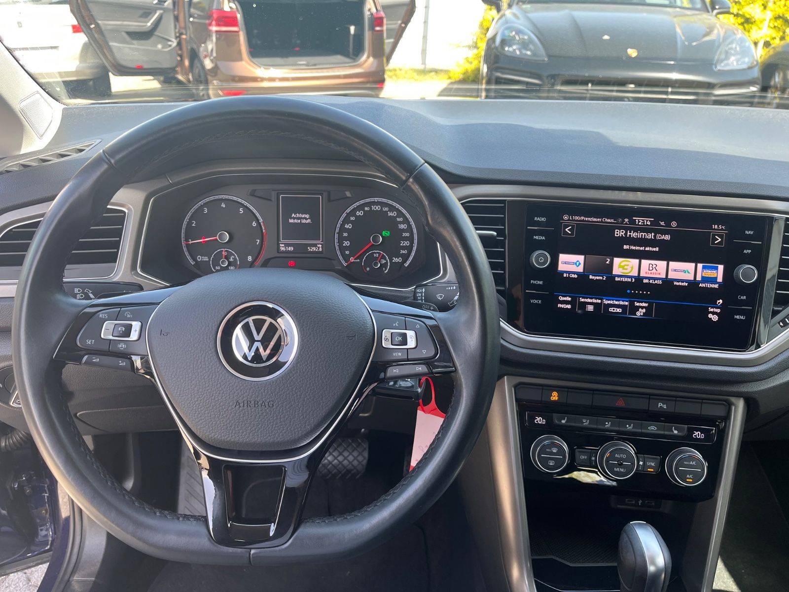 Volkswagen T-Roc 1.5 TSI Style - Samsaru's Car Outlet