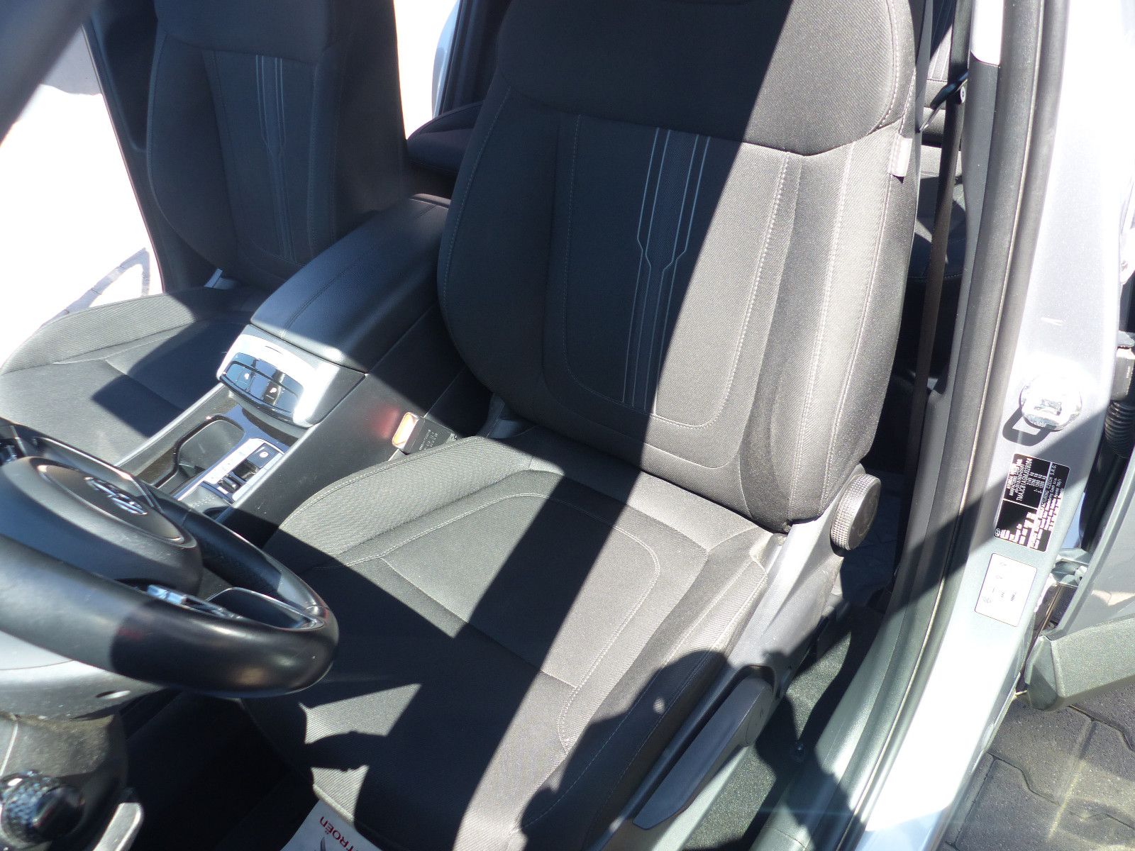 Hyundai Tucson Select 2WD - Samsaru's Car Outlet